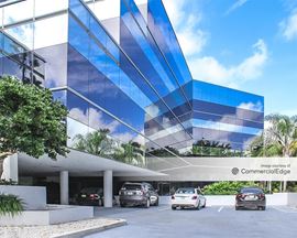Peninsula Plaza