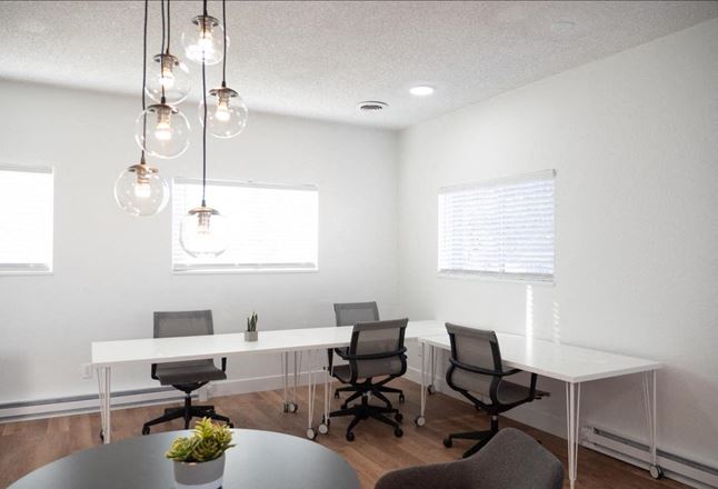 AW Management LLC - 1400 Laredo