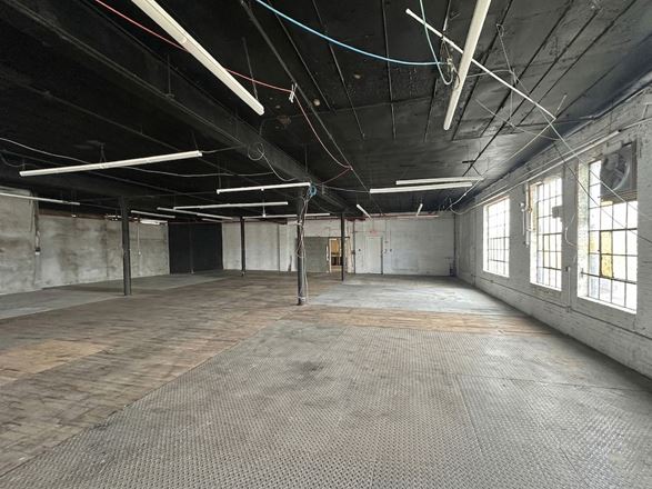 7,000 SF | 830 Barry Street | Hunts Point Industrial Space for Lease