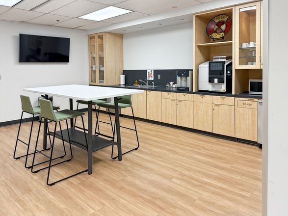 KS, Overland Park - Corporate Woods