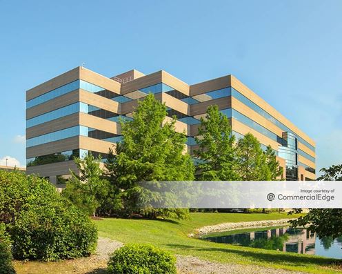 575 Maryville Centre Building