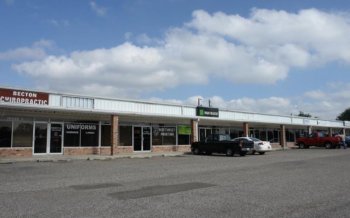 Retail space for Rent at 10926 Leopard St in Corpus Christi