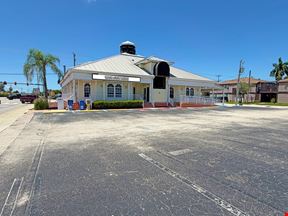 Cape Coral Signalized Corner