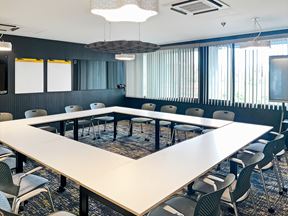 Regus - Palm Springs - Canyon Dr