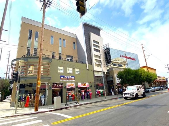 LA Fashion Mart Showrooms & Offices!
