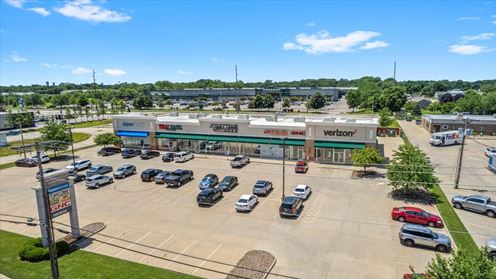 2711 N Dirksen Pkwy