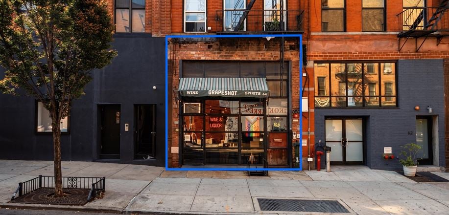 900 SF | 64 Washington Avenue | Clinton Hill Ground-Floor Retail/Office Space With 16 FT Ceilings for Lease