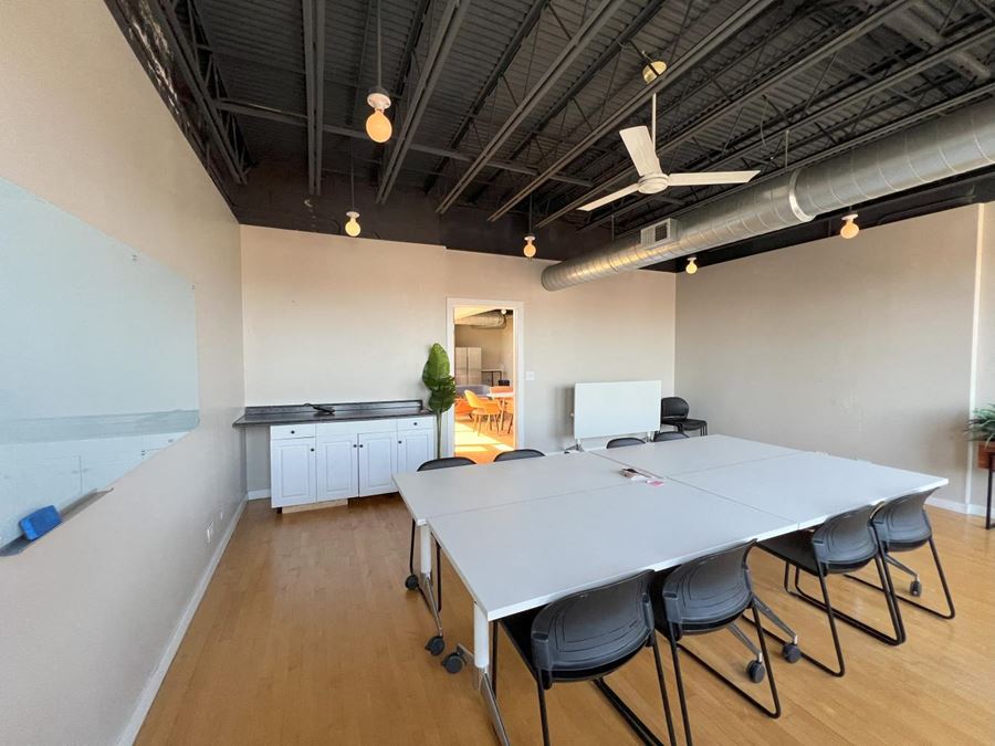 2232 N Clybourn Ave