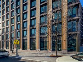 15,370 SF | 1 Park Point | Double Height Retail/Education Space