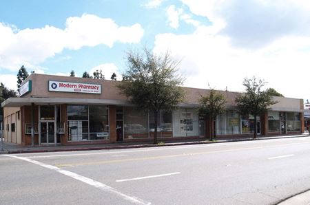 Retail/Office Storefront Building - TI's Available - Fresno
