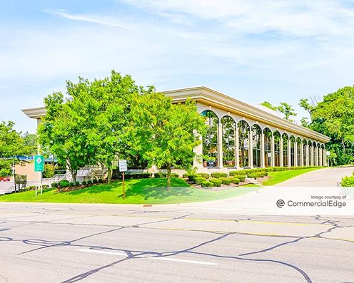 21 East Long Lake Road