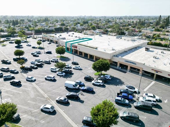 DRIVE-THRU PAD + RETAIL | El Dorado Center