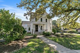 303 N Main St