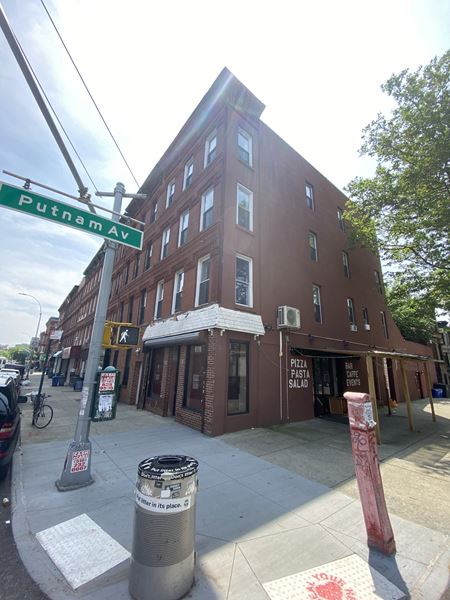 1,500 SF | 570 Putnam Ave | Vented restaurant w/ liquor license for lease - Brooklyn