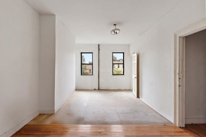 738 Lafayette Ave