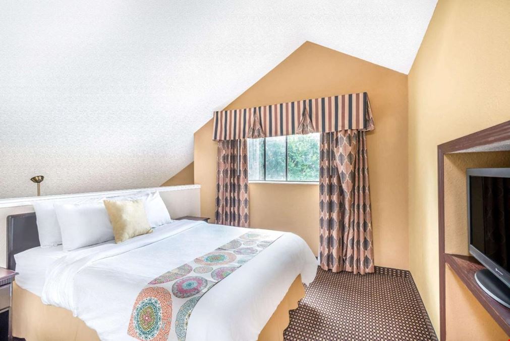 Hawthorn Suites - Dayton, OH