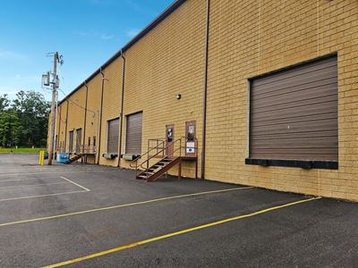 Racked 30' Clear Narrow Aisle for Rent
