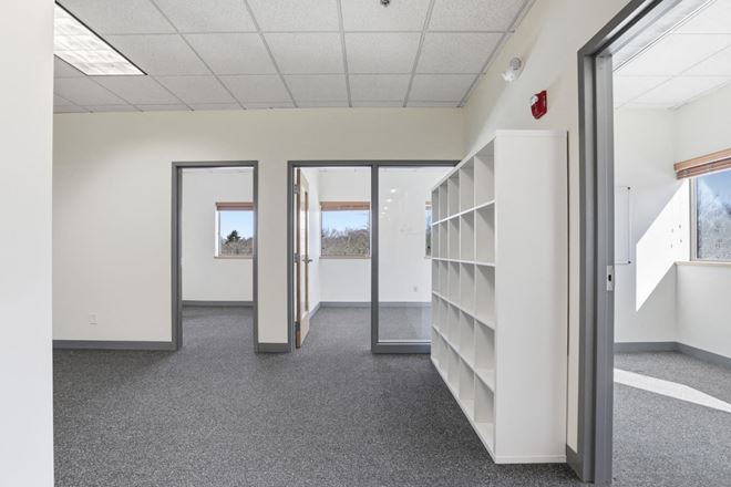 3,700sf Professional Office Suite for Lease in Rowley, MA