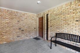 325 W Sabine St