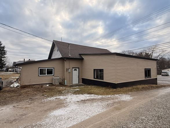 4445 East Pike
