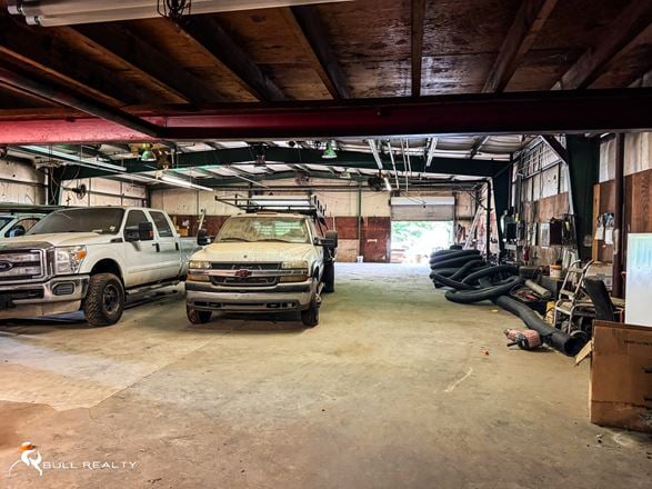 Industrial Warehouse / Office Space | ±8,100 SF