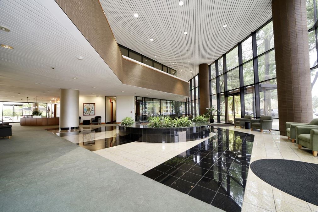 524 E Lamar Office Centre