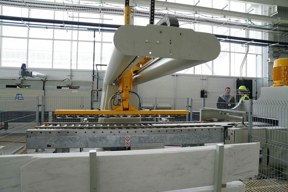 Crane Served Facility