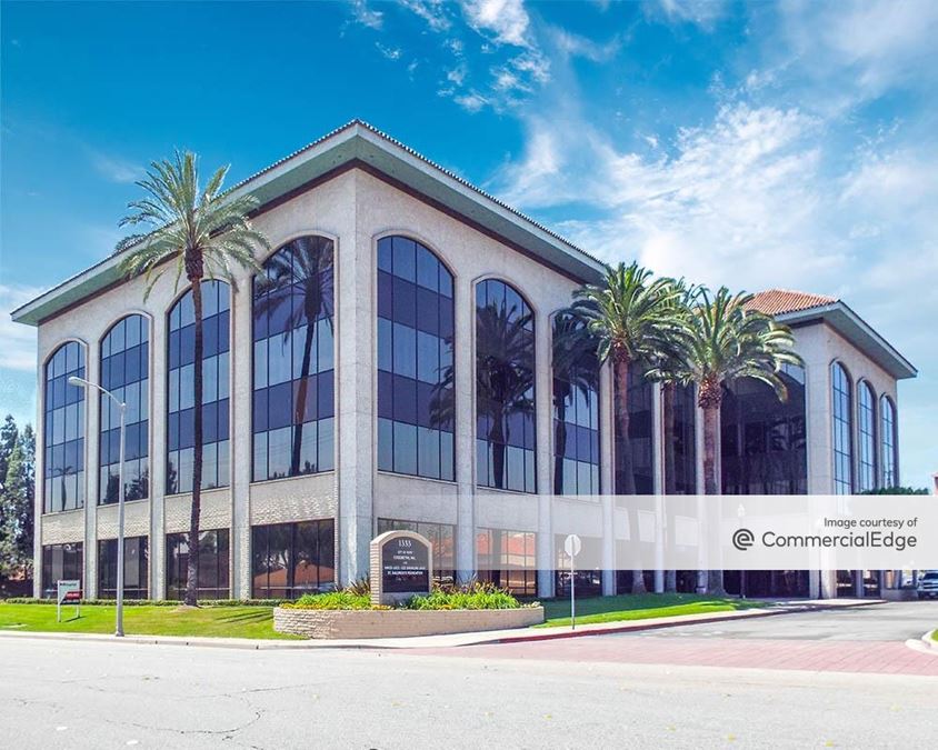 Huntington Oaks Office Center