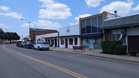 Photo of commercial space at 1019 S Broadway St in Carrollton