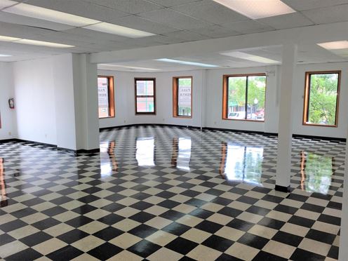 CHICAGO LARGE OFFICE & STORE/RETAIL SPACE (SECOND FLOOR)