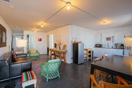 200 E San Antonio St