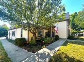 78 E Franklin St