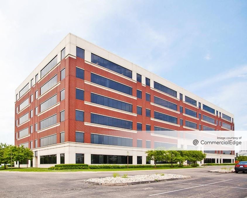 Troy Corporate Center - 840 West Long Lake Road
