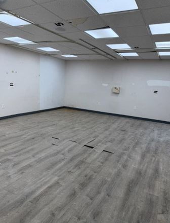 Spacious Restaurant Salon Pharmacy Retail Store Off Main Street Lease