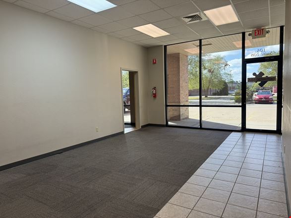 RETAIL/OFFICE UNITS FOR LEASE IN NIXA