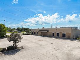 ±9,180 SF Freestanding Retail Space Fronting Airline Dr