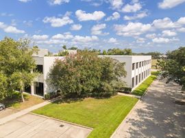 Prime Office Suite in Saint Rose