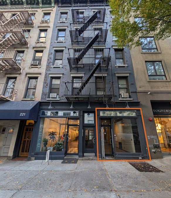 700 SF | 223 East 58th Street | Vanilla Box Retail Space For Lease