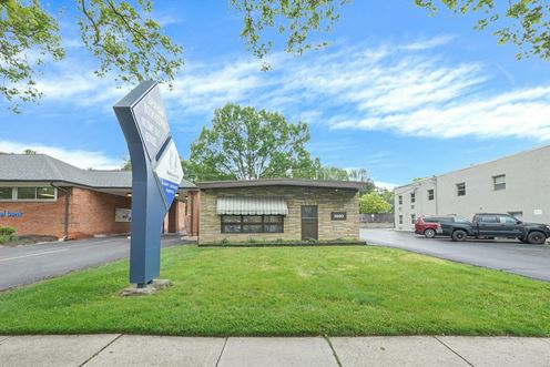 2690 E Main St