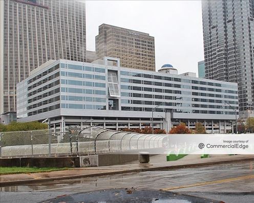 Truist Plaza Garden Offices