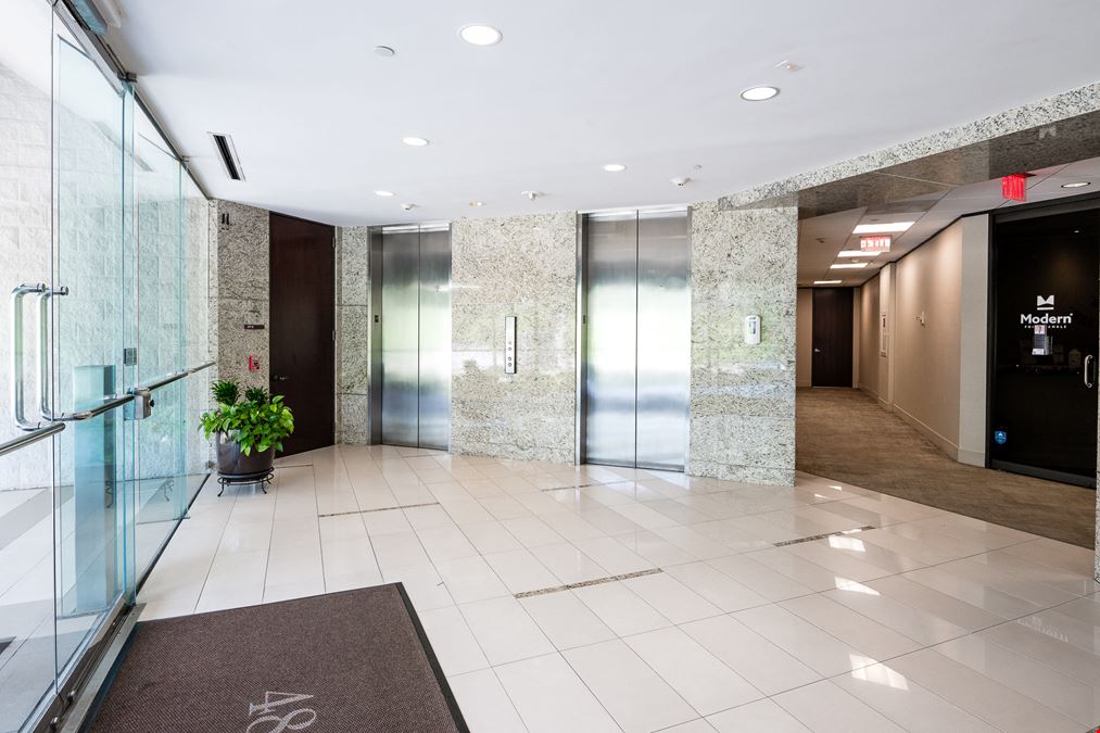 Uptown Office 4801 Woodway Drive