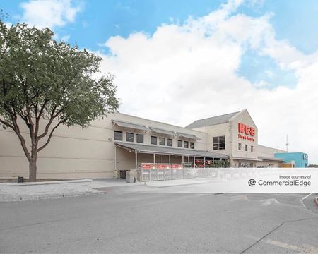 Commercial space for Rent at 15300 South Interstate 35 in Buda