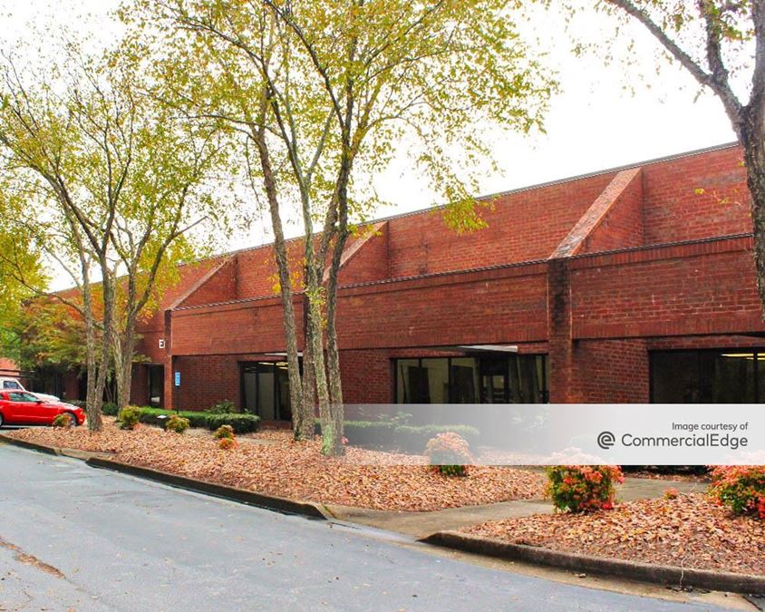 1800 MacLeod Drive, Lawrenceville, GA 30043