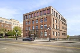 31 W Downer Pl, Aurora, IL 60506