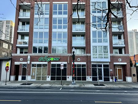 Retail space for Rent at 1325 N Wells St in Chicago
