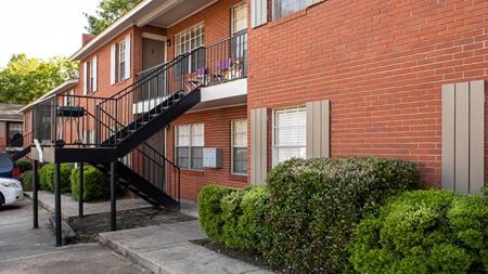 Multi-Family space for Sale at 2008 Oak Grove Rd in Hattiesburg