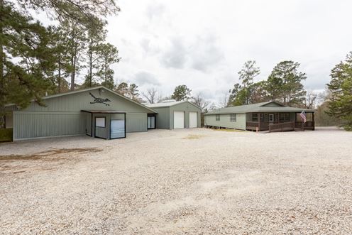 For Sale: Multi-Building Commercial Property | ±0.92 Acres | Turn-Key Infrastructure