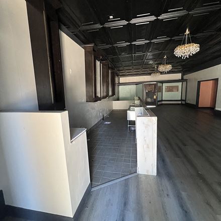 Washington Avenue Retail Building - Lease