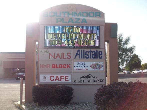 Southmoor Plaza