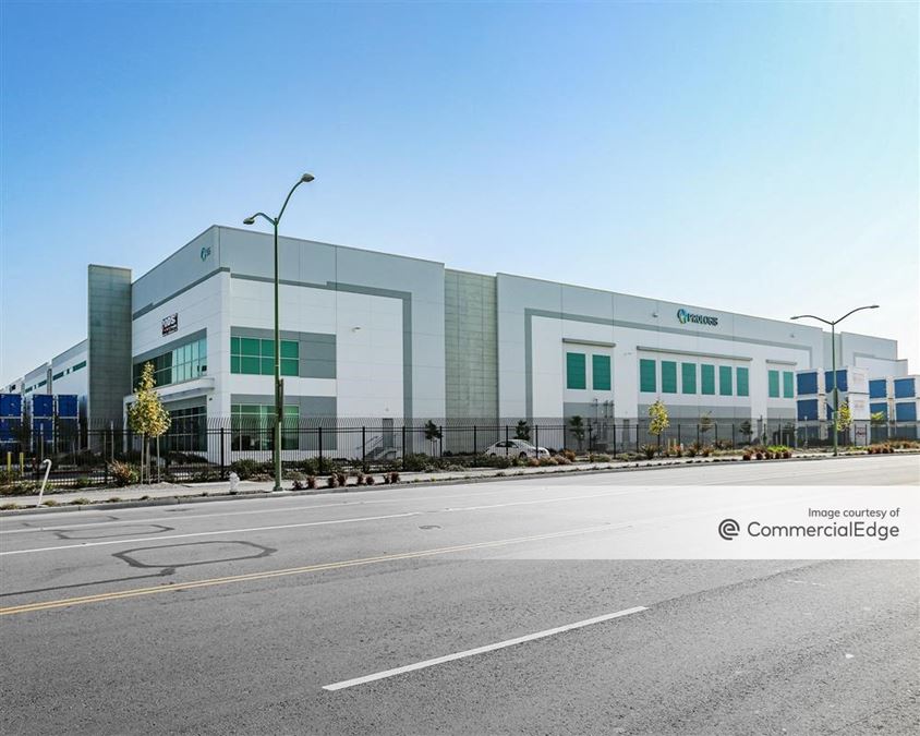 Oakland Global Logistics Center